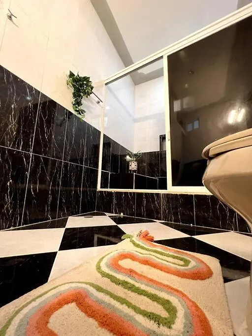 Acogedor Y Colorido Estudio Con Cama King Size Merida Apartment